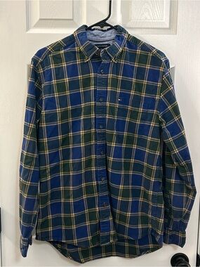 Tommy Hilfiger Mens Plaid Long Sleeve Button Down Shirt - Classic Fit - Size M
